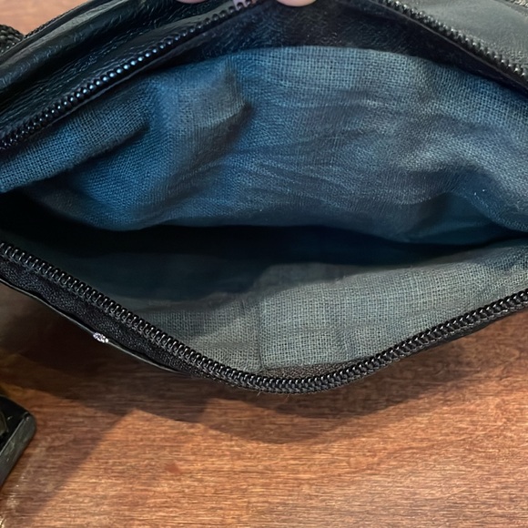 Crown leather pouch - Picture 7 of 8